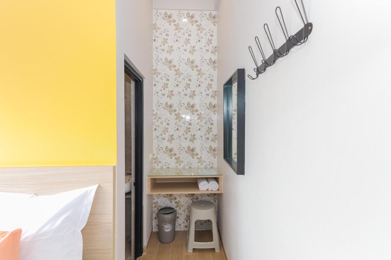 Sans Hotel Clover Ace Surabaya By Reddoorz Exterior photo